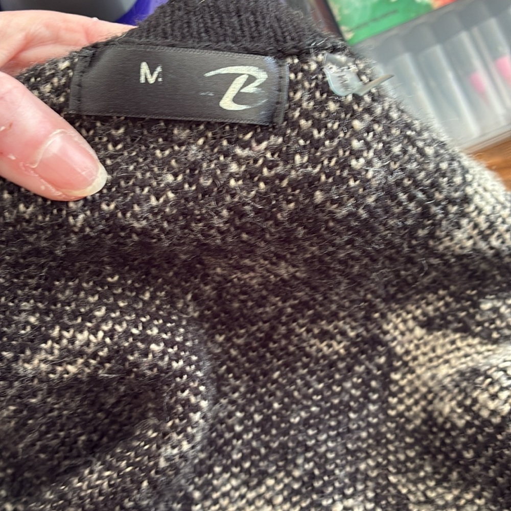 Black Cat Patterned Women's Sweater - Picture 9 of 11